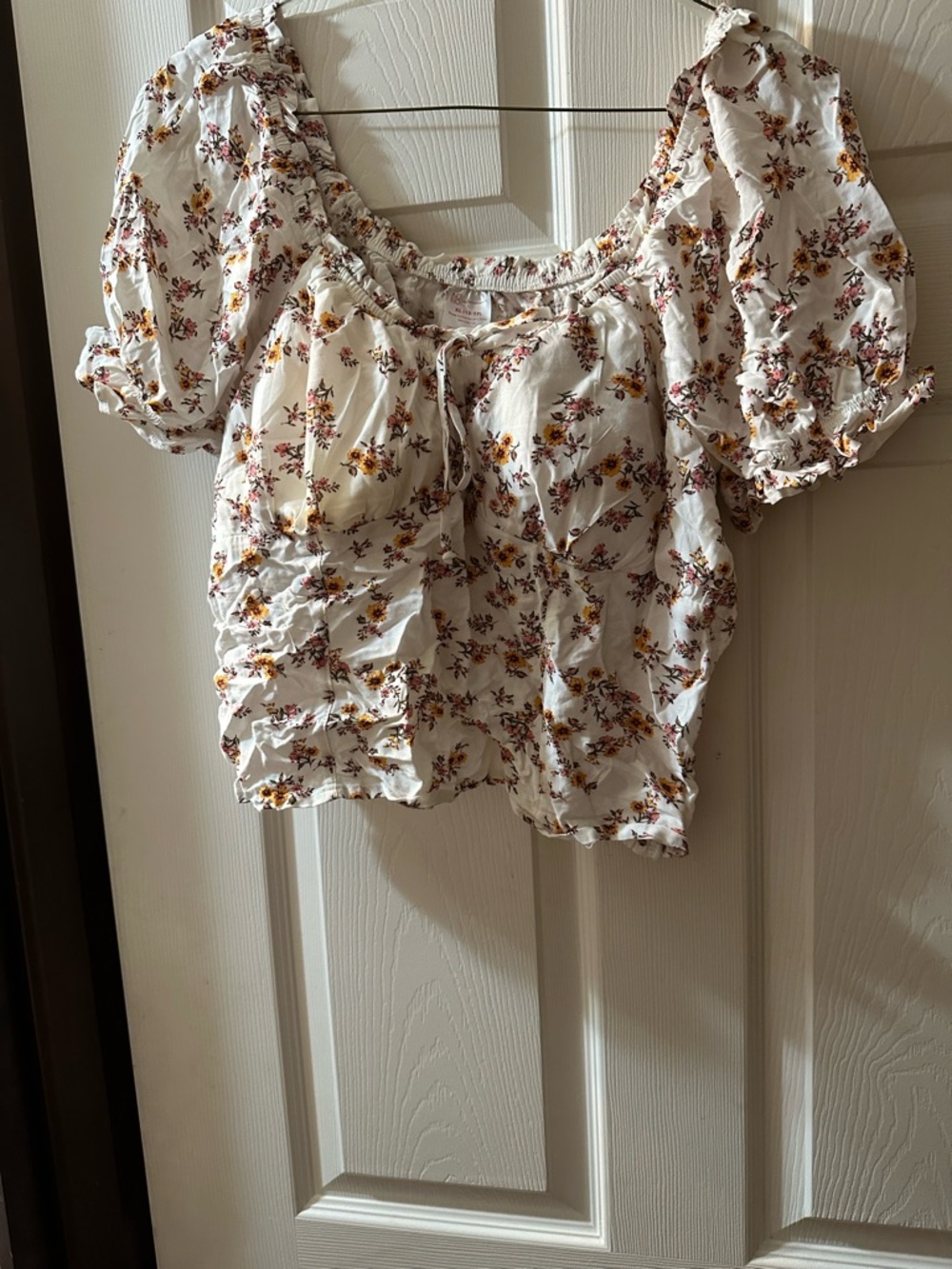 No Boundaries White Floral Puff Sleeve Crop Top